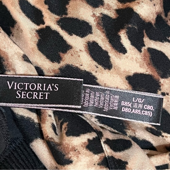 Victoria’s Secret Large Leopard Print Strappy Back Sports Bra - Picture 4 of 4